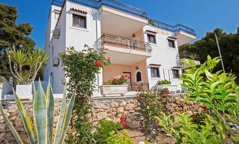 Pefkides Aegina Boutique Apartments Agia Marina  Exterior photo